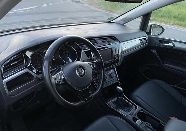 Volkswagen Touran cena 41900 przebieg: 258000, rok produkcji 2017 z Nidzica małe 407